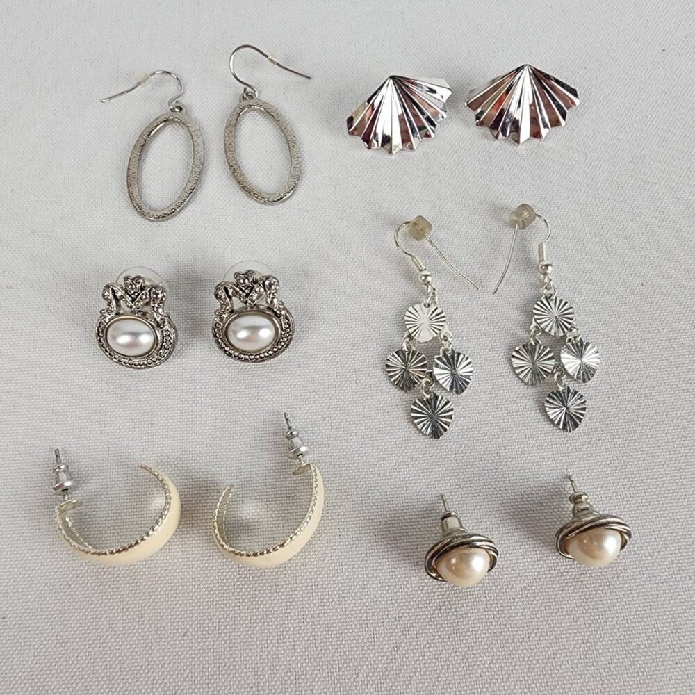 Vintage 90s Silver & White Pierced Earrings